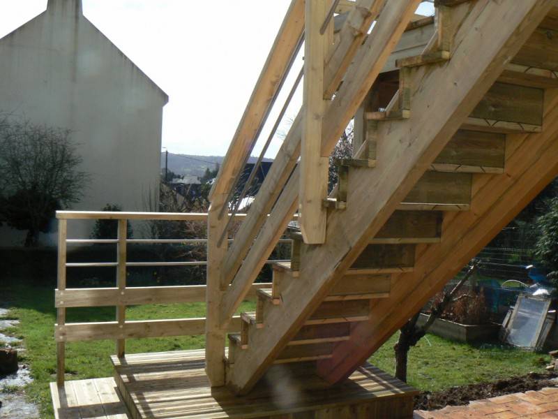 bois extérieur escalier